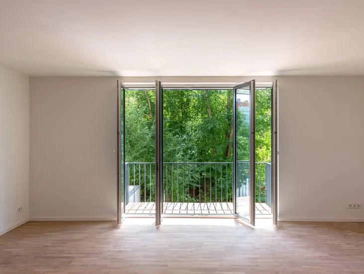 HOMESK - Exklusive 2-Zimmer-Neubauwohnung mit Süd-Balkon, Einbauküche, barrierearm in Neukölln — photo 1